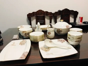Guci Feluri de mâncare set de uz casnic de lux Jingdezhen ceramică Bone China high-end Europene tacamuri boluri și ustensile de