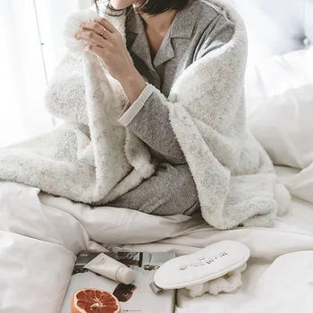 REGINA Brand Cald Moale Flanel Arunca Pătură Ciucuri Design Mulitcolor Punct Portabil Femei Șal Calitate Top Canapea extensibilă Pătură